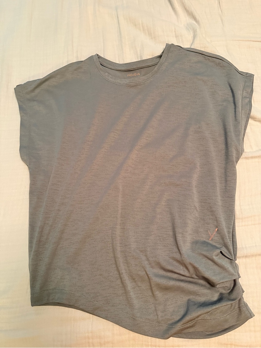 Indeva Relaxed Crewneck Short Sleeve Tee in Light Gray